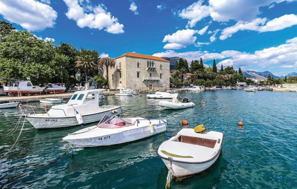 Apartments Aurora Kastela Bagian luar foto